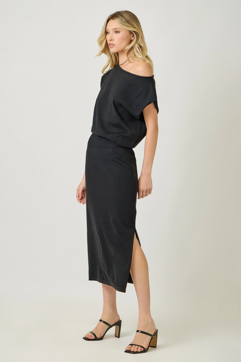 Sleeveless Black Sweater Dress