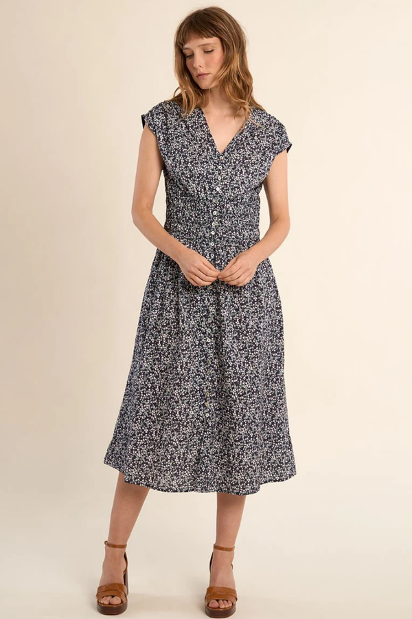 daisy print midi dress Navy Daisy Print Short Sleeve Midi Dress – April Blooms